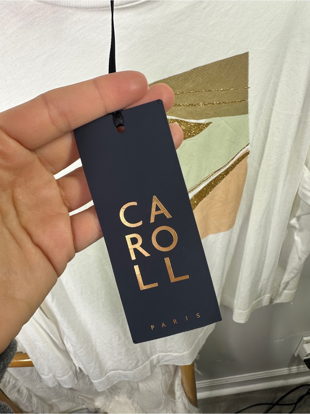 NWT Caroll White Graphic T sz L - Picture 5 of 5